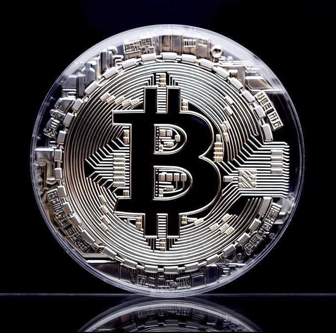 Free bitcoin digital art silver 3D coin